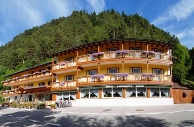 Hotel Zanon Циано-ди-Фьемме Экстерьер фото