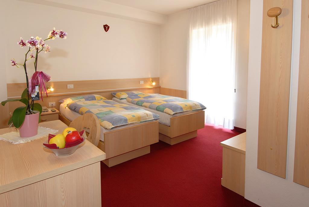 Hotel Zanon Циано-ди-Фьемме Экстерьер фото